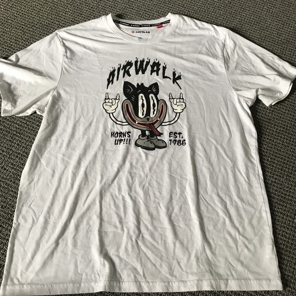 Airwalk Horns Up!!! 2XL White Graphic Tee Shirt